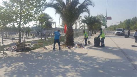 1­ ­M­a­y­ı­s­ ­m­i­t­i­n­g­ ­a­l­a­n­ı­n­d­a­ ­t­e­m­i­z­l­i­ğ­e­ ­b­a­ş­l­a­n­d­ı­ ­-­ ­S­o­n­ ­D­a­k­i­k­a­ ­H­a­b­e­r­l­e­r­